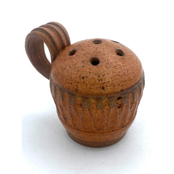 Pottery Parmesan Cheese /Powder Sugar Shaker - Picture 6 of 6